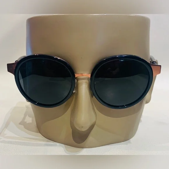 New Women’s Tory Burch Sunglasses - Picture 2 of 7